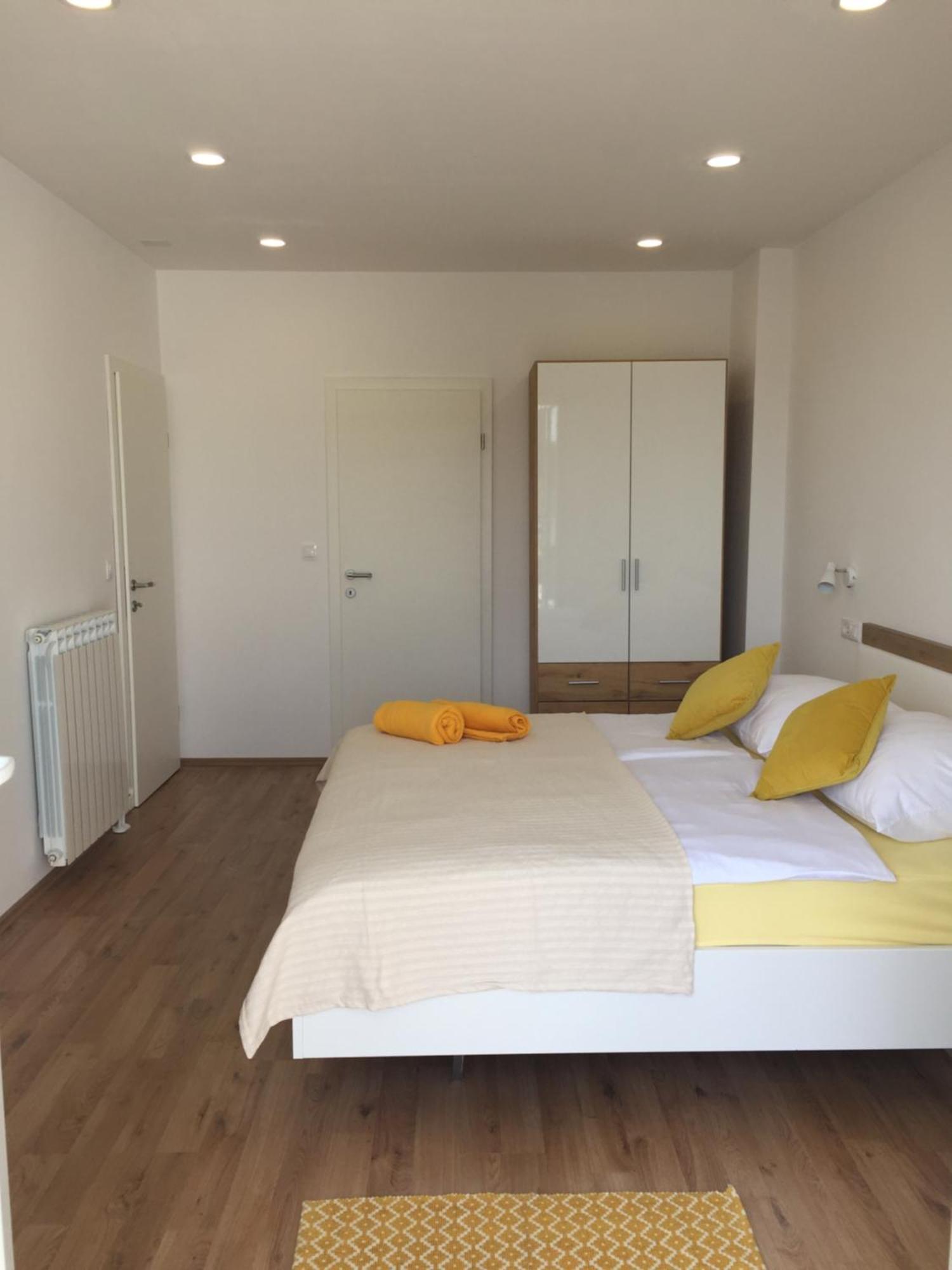 Apartments Antonia Hvar Town Luaran gambar